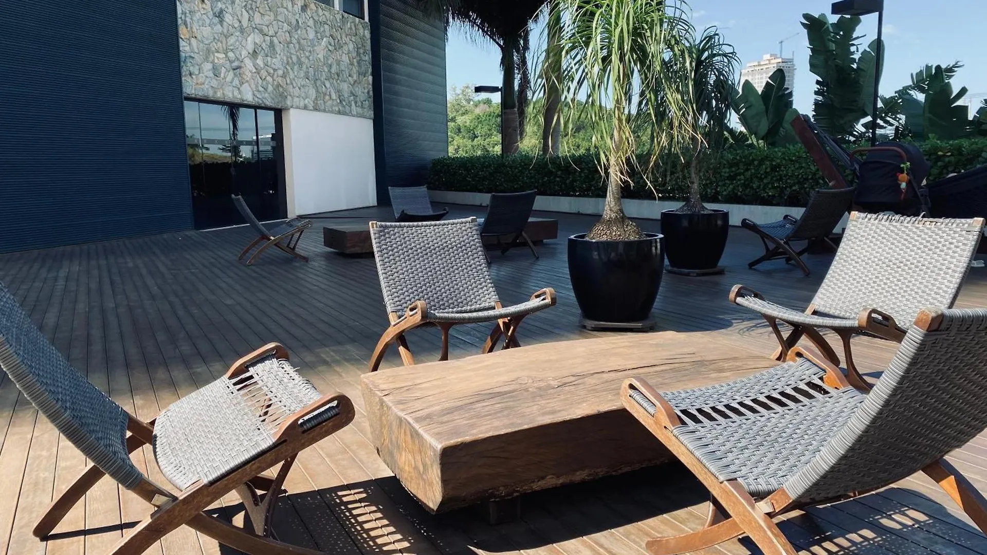 The Green Hill Com Piscinas Em Praia Brava Itajai Apartment