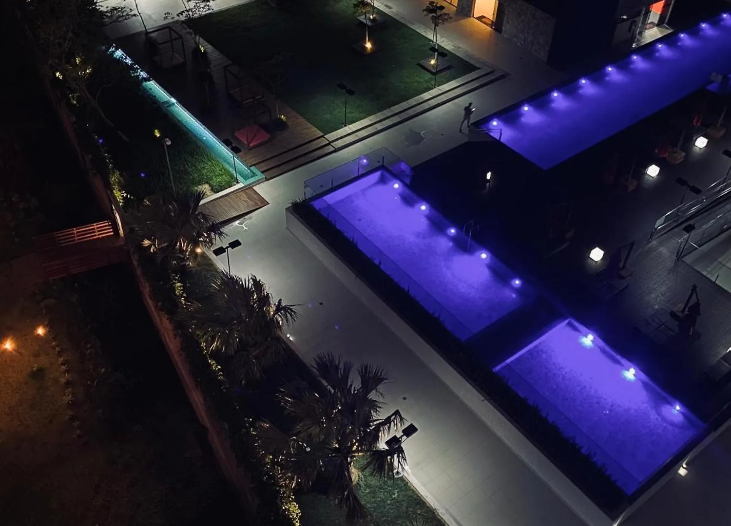 The Green Hill Com Piscinas Em Praia Brava Itajai Apartment